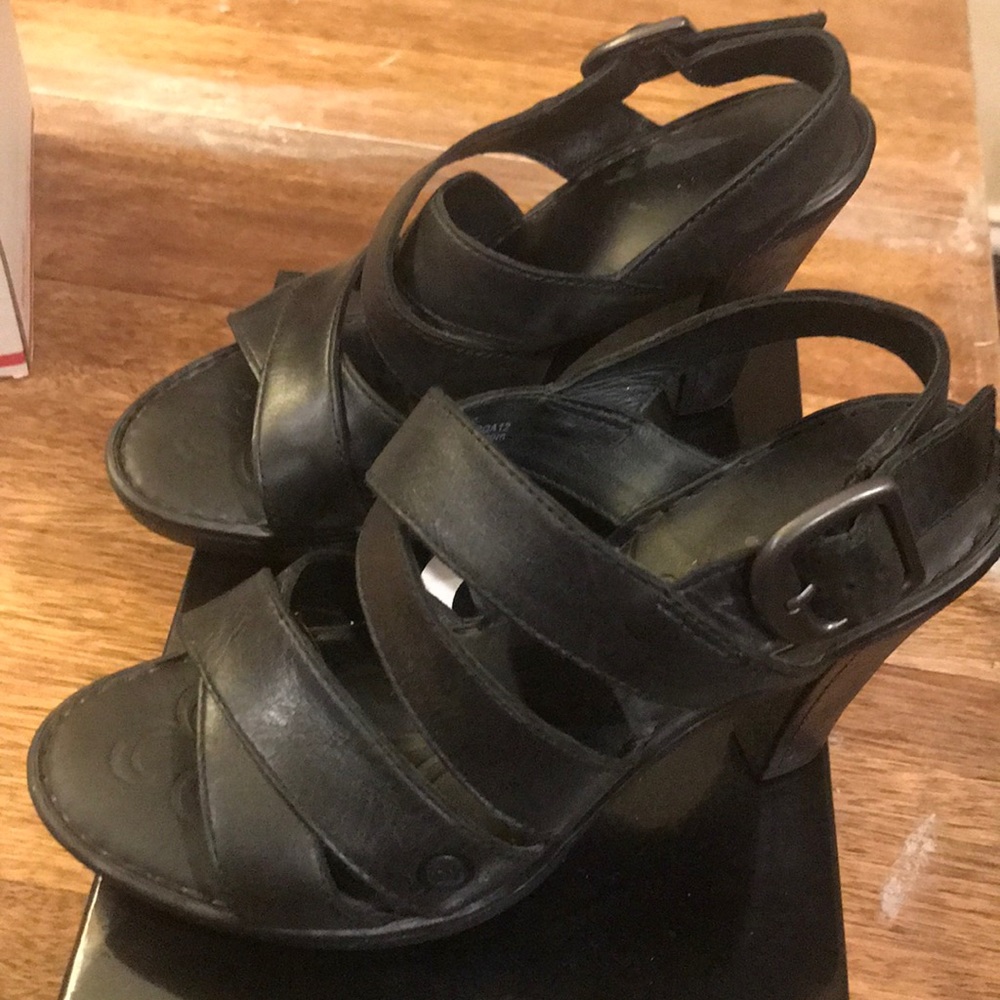 Born  sling back